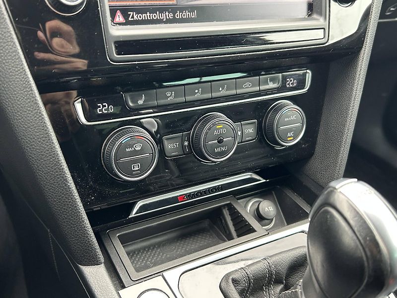 Volkswagen Passat Highline R-line DSG 4MOTION 2, - fotka 22 z 28
