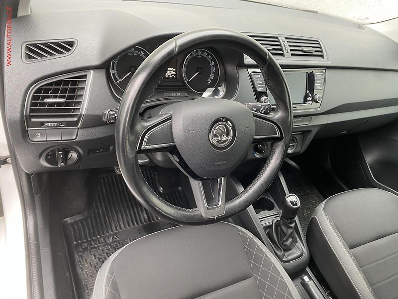 Škoda Fabia (2020) 1.0 TSi, 2.maj,ČR, Ambition - fotka 12 z 17