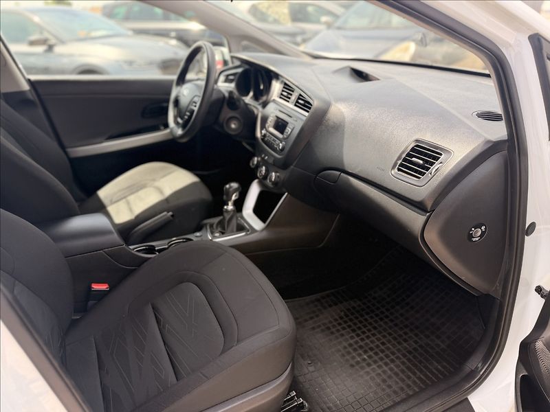 Kia Ceed 1,4 i +LPG 1.MAJITEL ČR DPH - fotka 20 z 22
