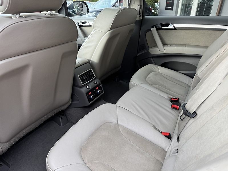 Audi Q7 (2012) 3.0TDi S-Line Vzduch Panorama - fotka 26 z 50