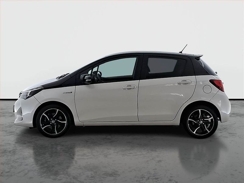Toyota Yaris (2016) 1.5 Hybrid, Automat, ČR,1.maj - fotka 3 z 20