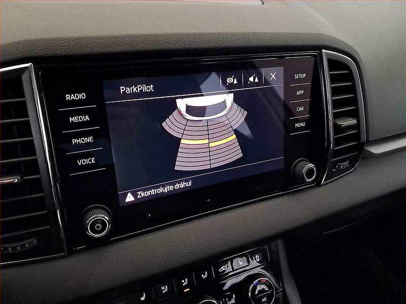 Škoda Karoq (2019) 1.5 TSI, Automat, Tempomat - fotka 17 z 18