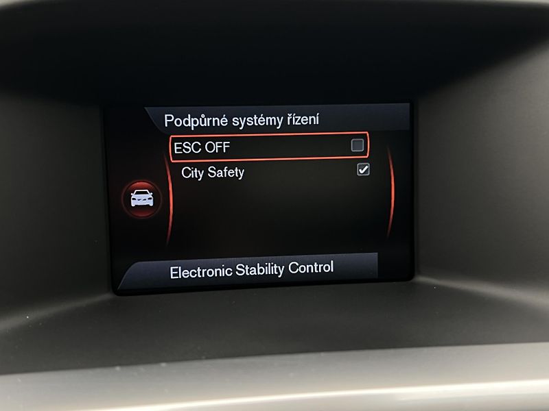 Volvo V60 CC D4 KINETIC AUT CZ - fotka 31 z 35