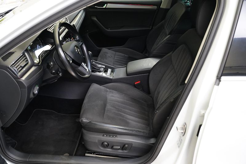 Škoda Superb - fotka 11 z 29