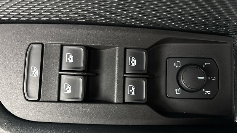 Škoda Octavia 1.4 TSI iV DSG Ambition - fotka 20 z 27