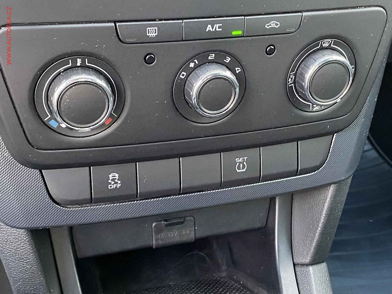 Škoda Yeti (2014) 2.0 TDi, Adventure - fotka 14 z 16