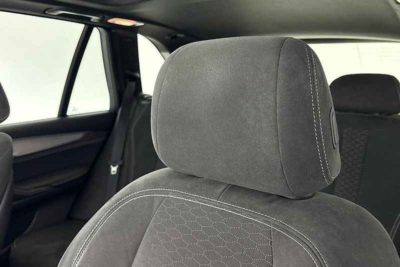 BMW X5 xDrive40d - fotka 8 z 25
