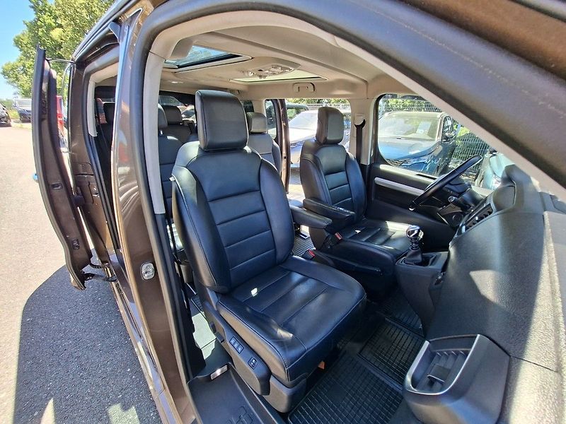 Peugeot Traveller 2,0 BHDI 150k 8M - fotka 16 z 27