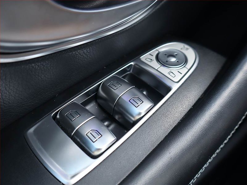 Mercedes-Benz Třídy E (2018) Elegance E 200 4MATIC - fotka 15 z 19