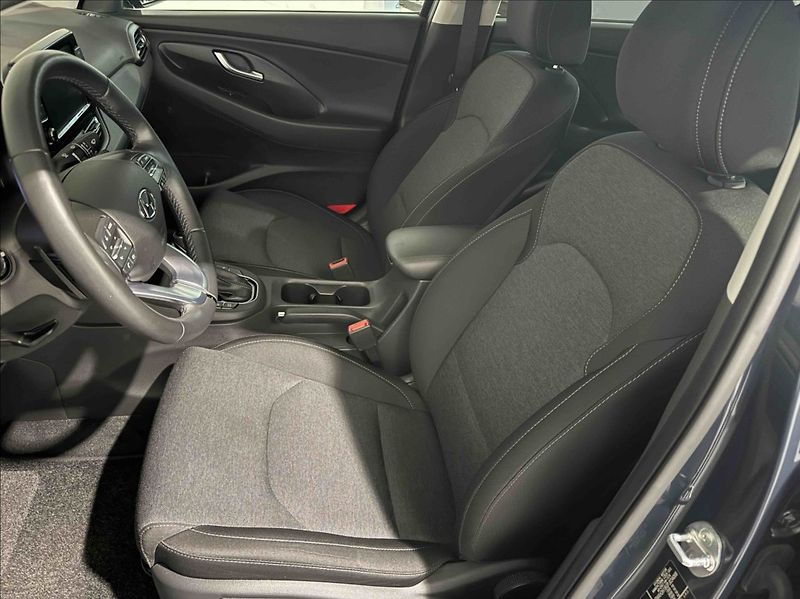 Hyundai i30 1,0 T-GDI SMART AT - fotka 9 z 19
