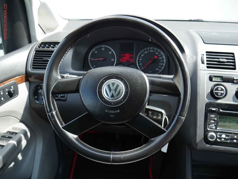 Volkswagen Touran (2006) 1.9TDi, AC, TZ - fotka 13 z 16