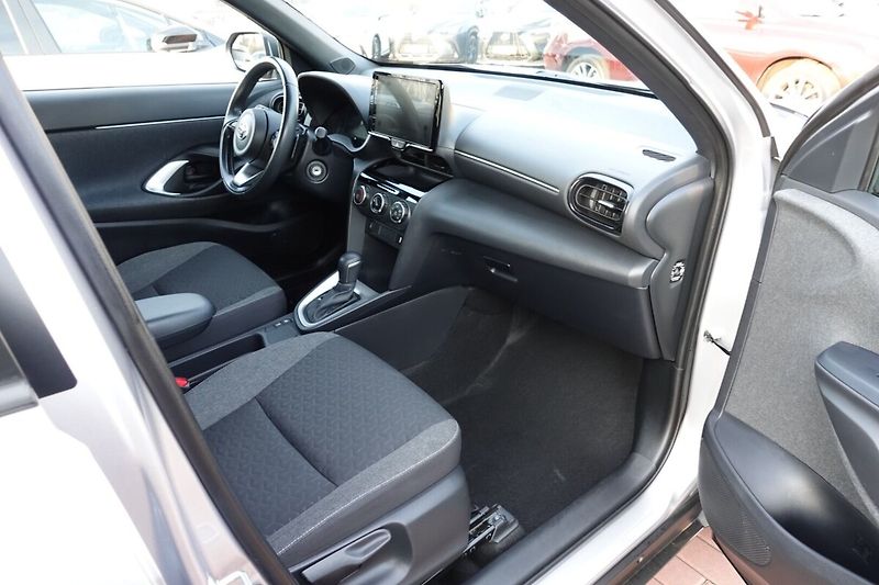 Toyota Yaris Verso 1.5VVTi CVT Comfort Style Tech - fotka 12 z 31