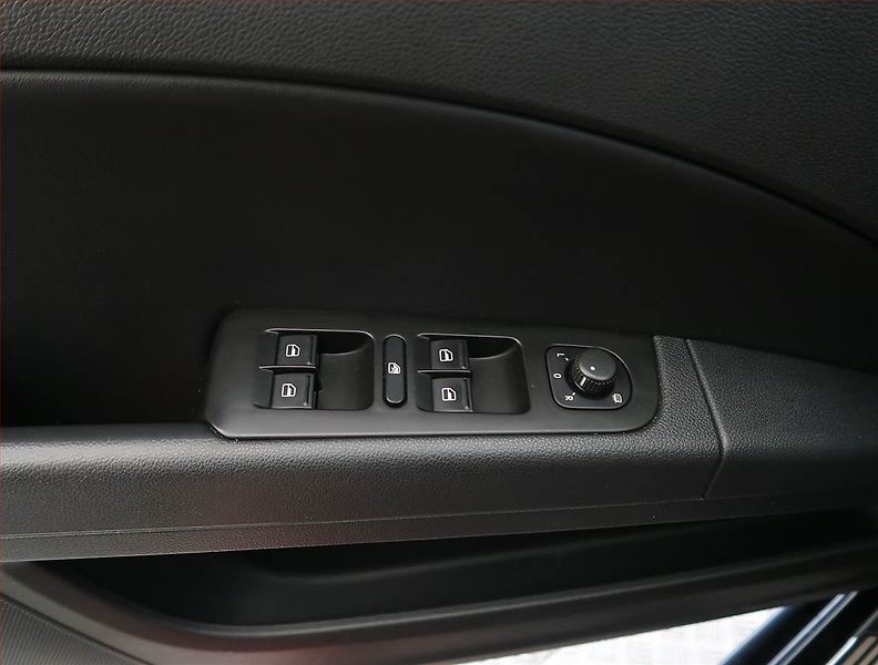 Škoda Superb (2011) Elegance 1.4 TSI, Navi, Xenony - fotka 23 z 23