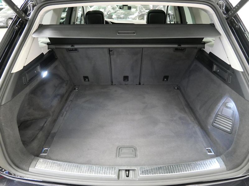 Volkswagen Touareg - fotka 29 z 30