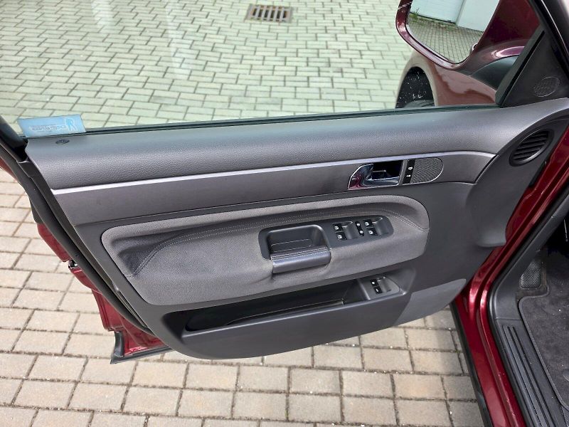 Volkswagen Touareg (2007) 2,5TDI 128KW 4X4 AUTOMAT - fotka 16 z 26