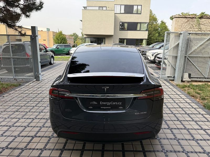 Tesla Model X Performance Ludicrous Mode - fotka 39 z 42