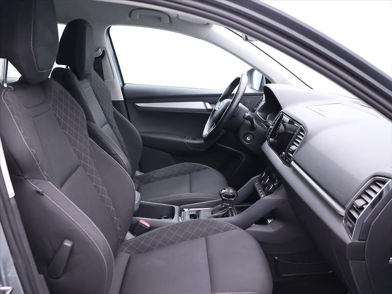 Škoda Karoq 1,5 TSI 110kW DSG CZ Navi LED - fotka 10 z 30