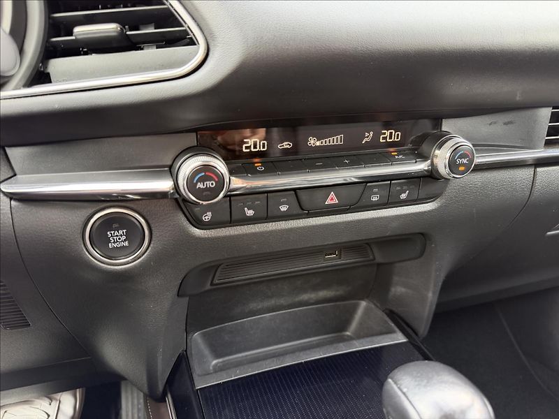 Mazda CX-30 2,0 Sky-X 132kW Selection AT - fotka 28 z 37