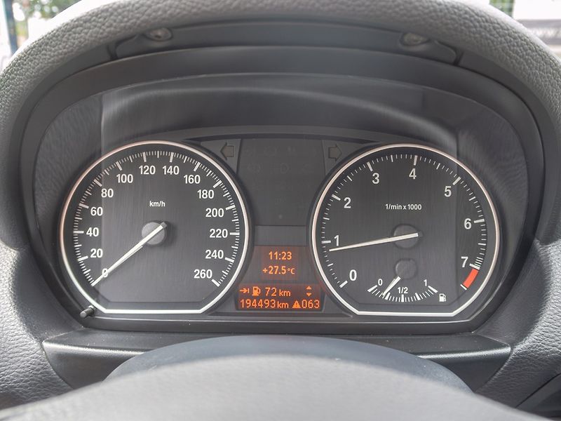 BMW Řada 1 (2007) 2.0i 125KW man – TAŽNÝ - fotka 18 z 40