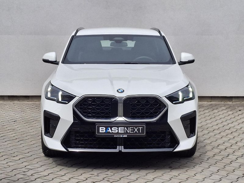 BMW X2 xDrive20d M-Sport - fotka 2 z 24