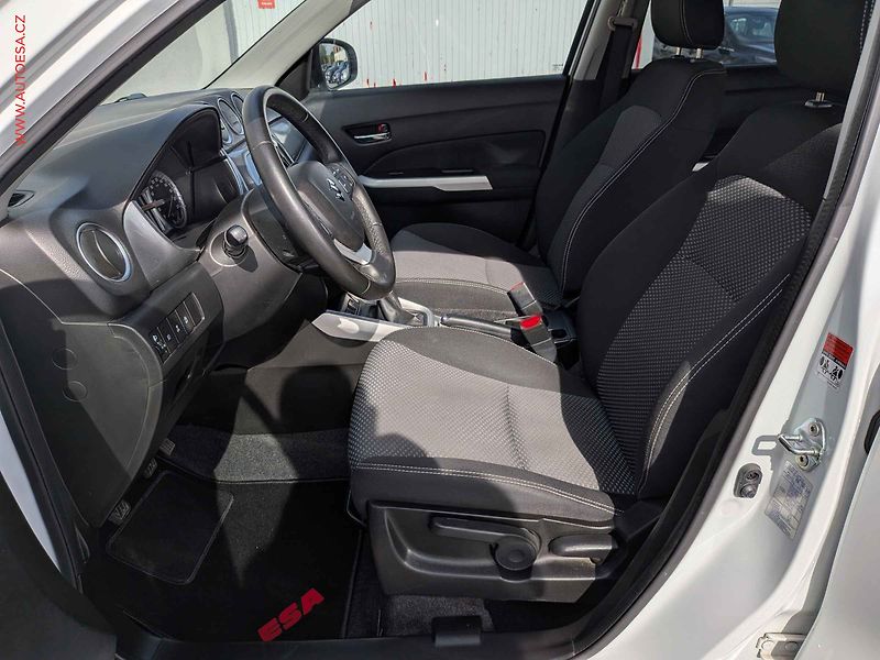 Suzuki Vitara (2016) 1.6 VVT, 1.maj,ČR, autoAC - fotka 10 z 15
