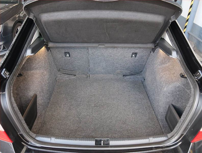 Škoda Rapid (2013) 1.6 TDI, Park. senzory - fotka 13 z 17