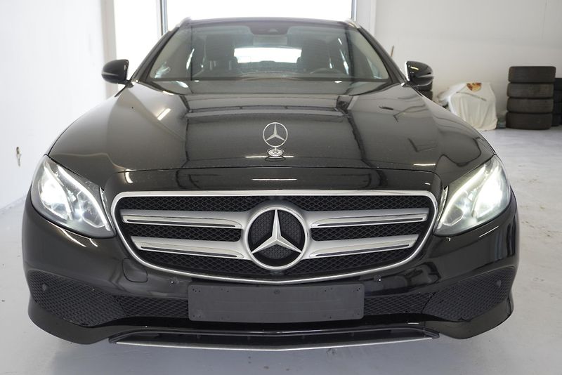 Mercedes-Benz Třídy E 3,0D V6 AUTOMAT - fotka 2 z 27
