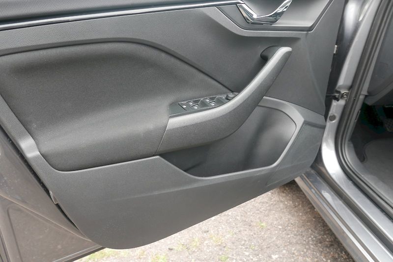 Škoda Kamiq (2025) 1.0 TSI 85 kW M6° Selection - fotka 10 z 30