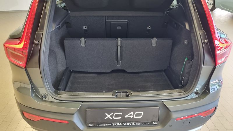 Volvo XC40 (2026) B3 2.0L 163 HP AT7 FWD CORE - fotka 12 z 15