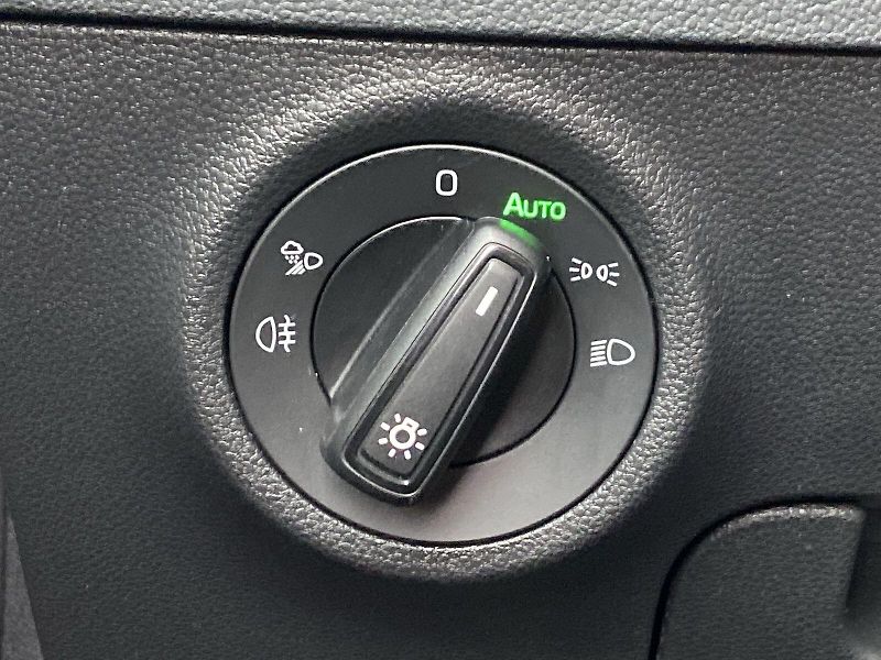 Škoda Karoq (2024) 2.0 TDI 4x4 DSG Sportline - fotka 22 z 38
