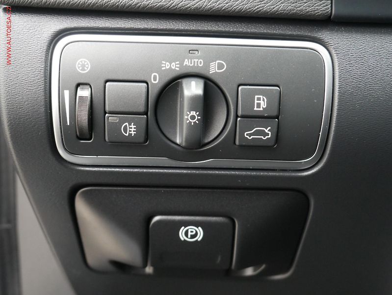 Volvo V60 (2015) 2.4 D4 Cross Country, AT - fotka 16 z 19