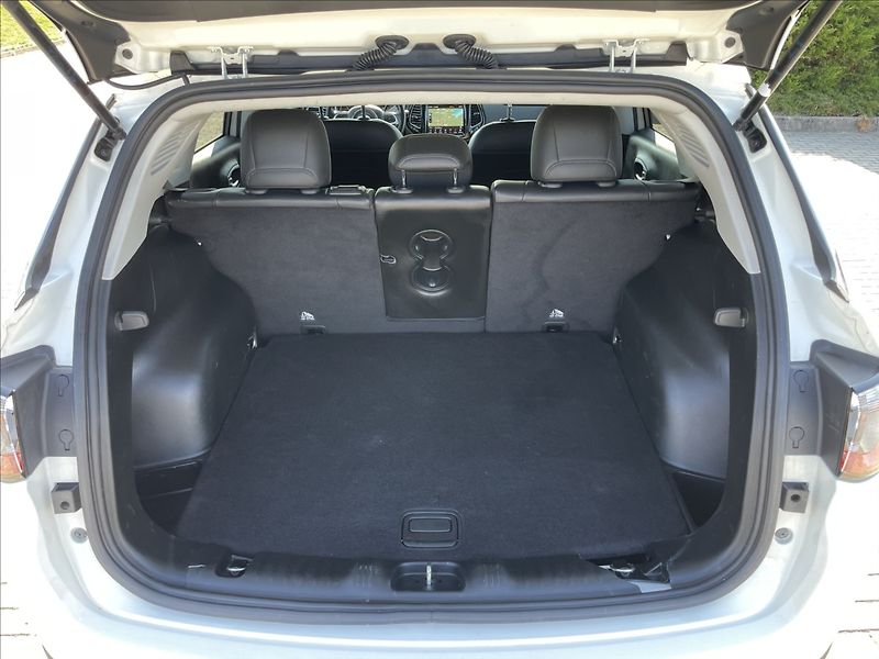 Jeep Compass 1,4 T 125kw AT9 4x4 Limited - fotka 9 z 32