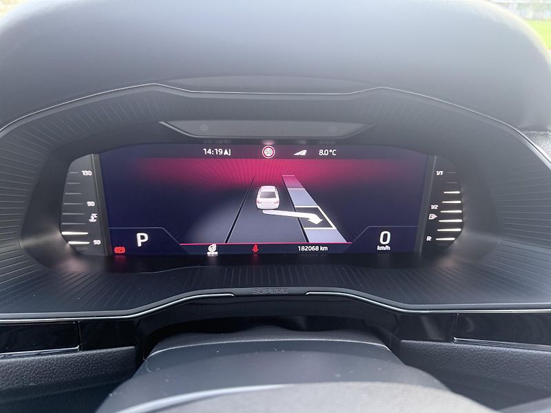 Škoda Superb (2023) 2,0tdi 147kw L&K 4x4 DSG - fotka 65 z 80
