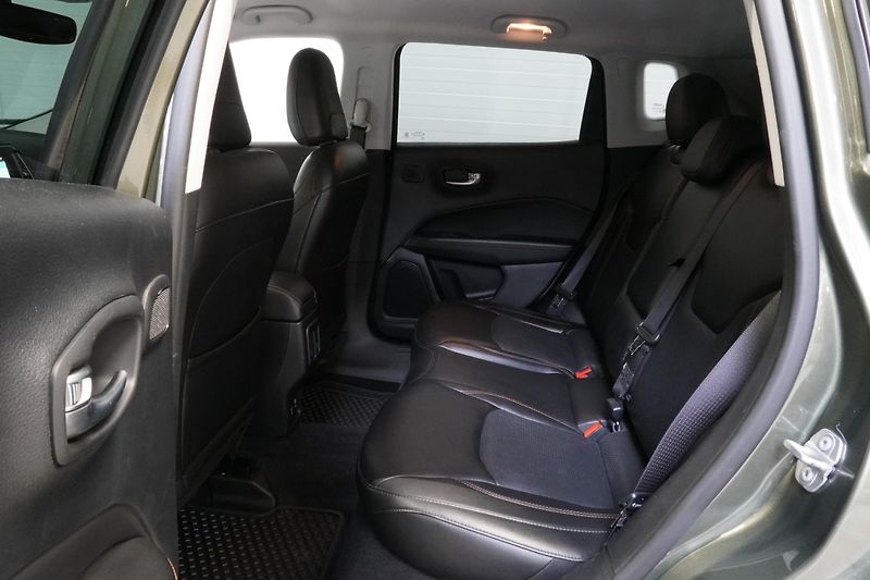 Jeep Compass 1,4T,ČR,4x4,Limited,BEATS - fotka 18 z 32