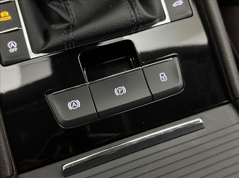 Škoda Superb 2,0 TDi 110kW L&K DPH ACC DCC - fotka 34 z 56