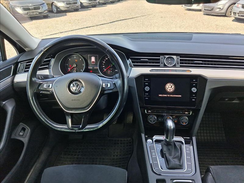 Volkswagen Passat 2,0 R Line, Matrix,TZ, 4x4,CZ - fotka 11 z 16