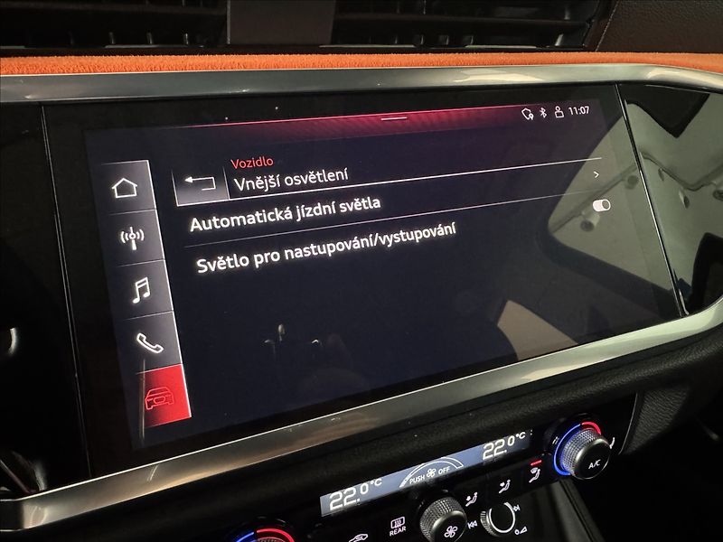 Audi Q3 1,5 TFSi  Advanced Záruka Assi - fotka 27 z 40