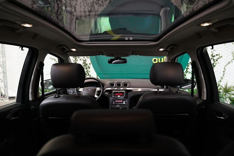 Ford S-MAX - fotka 25 z 27