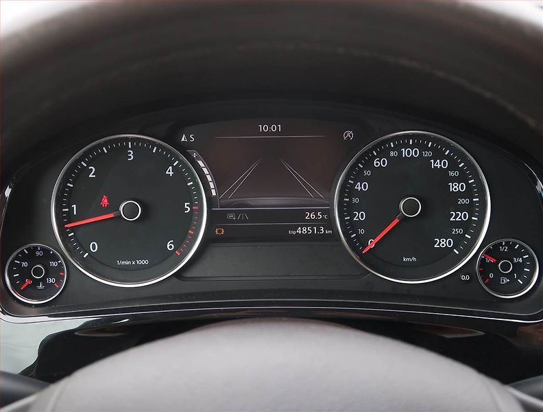 Volkswagen Touareg (2013) 3.0 TDI, 4X4, Automat - fotka 11 z 23