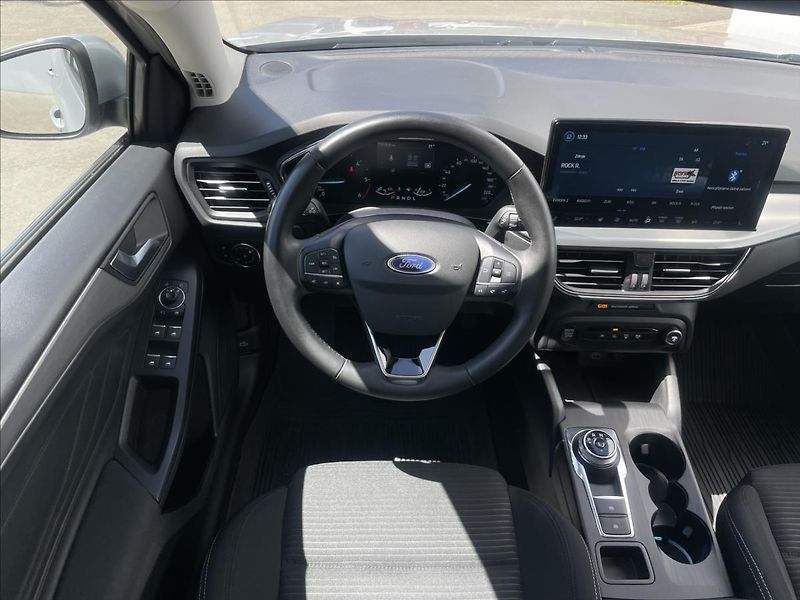 Ford Focus 1,5 Ecoblue AT8 Titanium - fotka 7 z 23