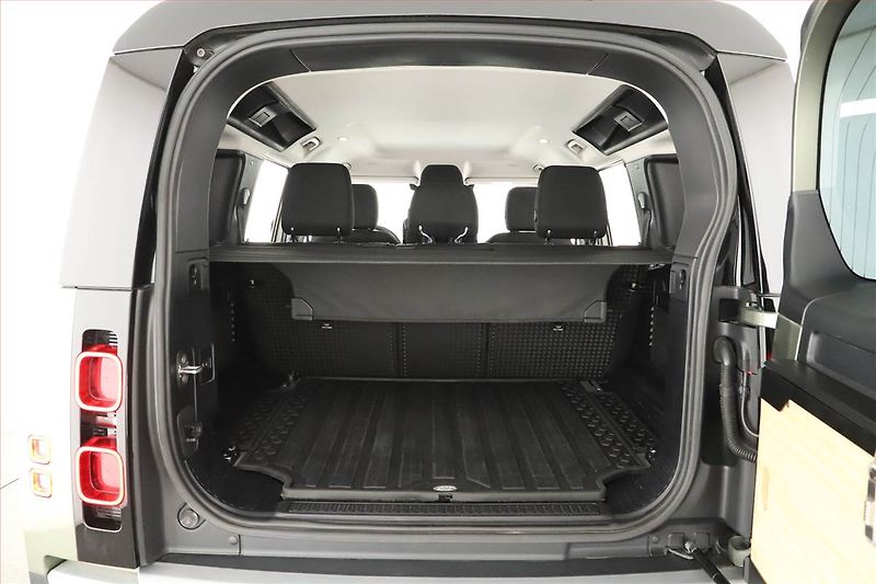 Land Rover Defender (2021) D200 AWD - fotka 20 z 21