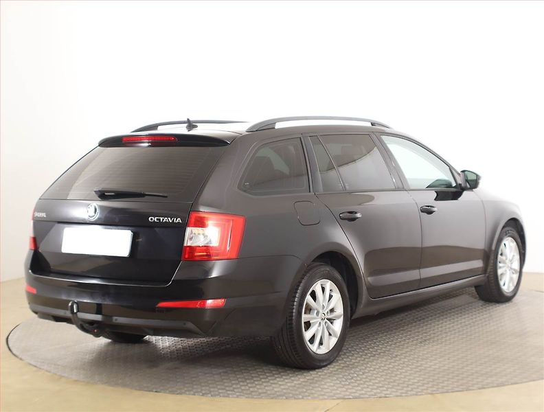 Škoda Octavia (2015) 2.0 TDI, Navi, Tempomat - fotka 5 z 16