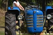 Sraz veteránů a nákladních vozů Tatra přilákal do Heřmánkovic stovky návštěvníků a desítky majitelů historických a nákladních vozů.