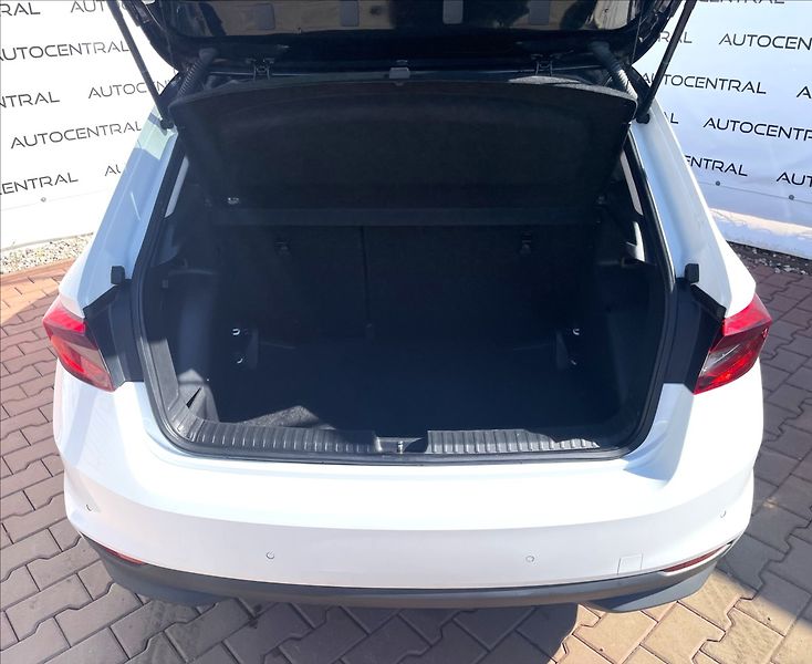 Škoda Fabia 1,0 tsi Edition 110 81kw po se - fotka 10 z 23