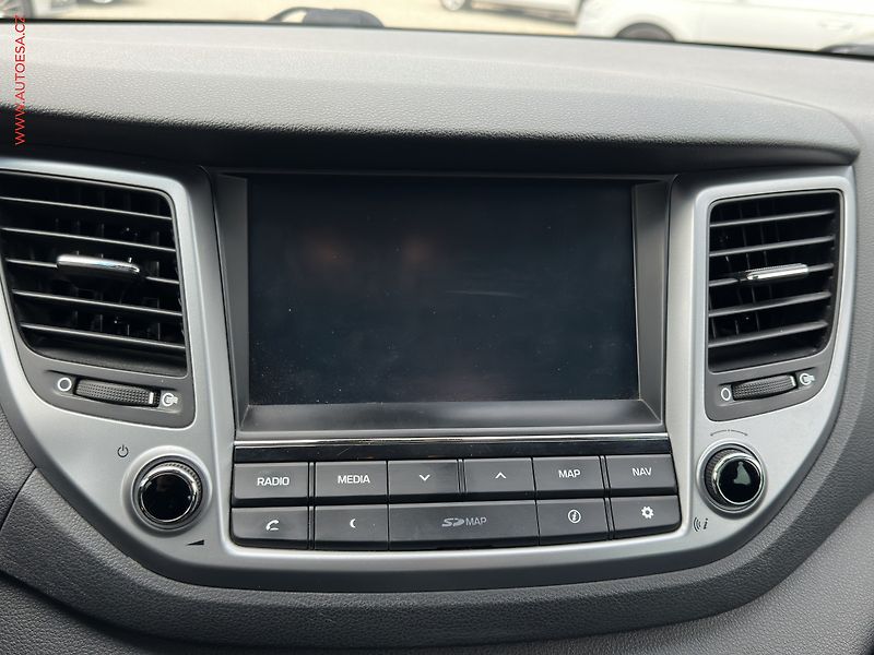 Hyundai Tucson (2016) 2.0 CRDi 4x4, ČR, AC, výhřev - fotka 14 z 21
