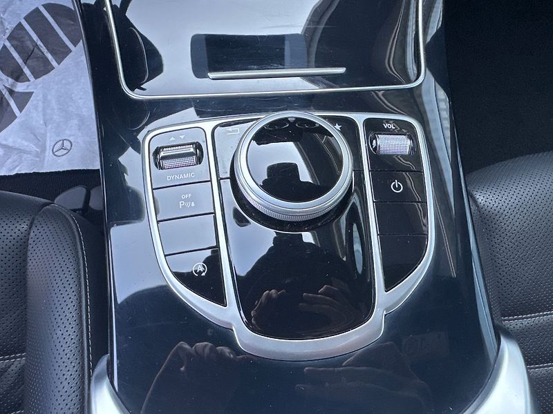 Mercedes-Benz Třídy C AMG paket 250d 4MATIC - fotka 14 z 19