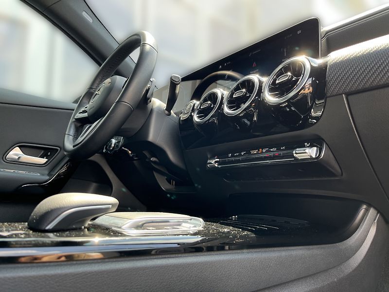 Mercedes-Benz Třídy A 180 - fotka 17 z 20