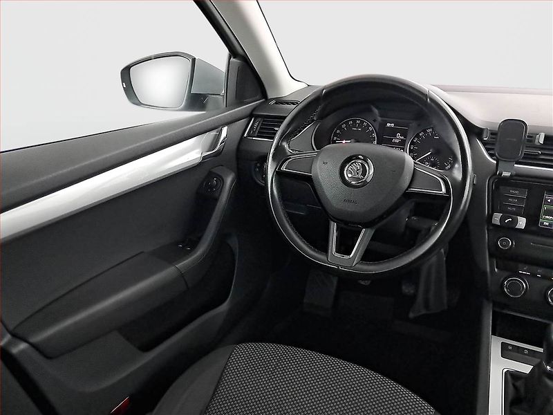 Škoda Octavia (2016) 1.6 TDI, Tempomat - fotka 7 z 14