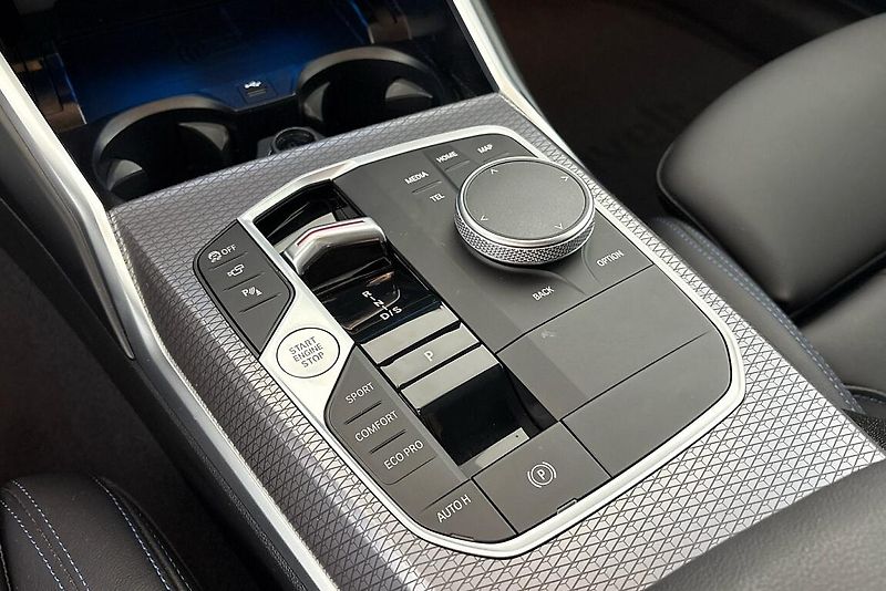 BMW Řada 3 řady 3 | M340d xDrive - fotka 22 z 25