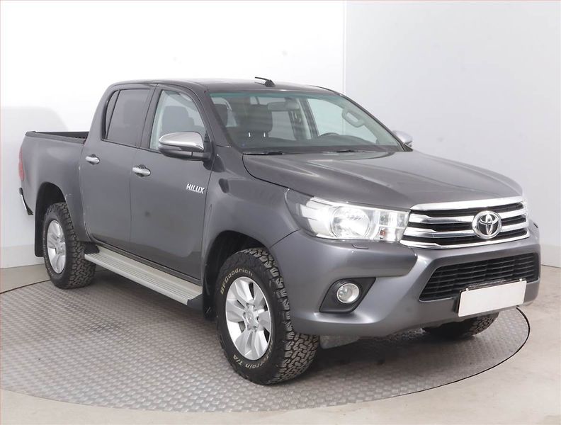 Toyota Hilux (2020) 2.4 D-4D - fotka 1 z 16